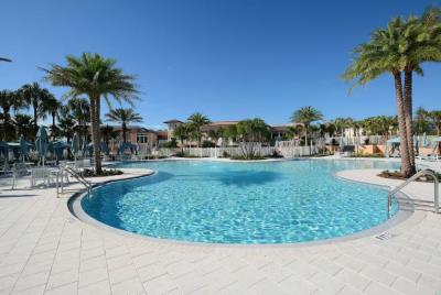 clubhouse-pool