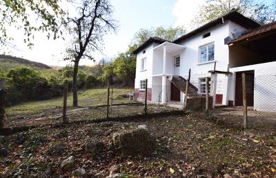 mowlem-bulgaria-pay-monthly-gorsko-kalugerovo-morning-house-4_53337852963_o