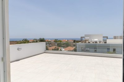 upstairs-top-veranda-scaled