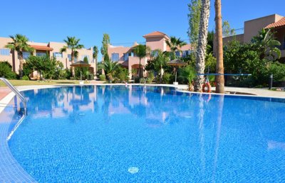 mandria-gardens-pool-area-2