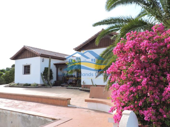 Image No.1-3 Bed Villa for sale