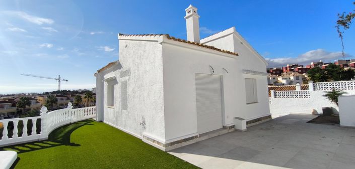 Image No.1-4 Bed Villa for sale