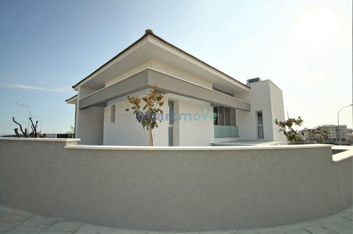 Image No.1-3 Bed Villa for sale