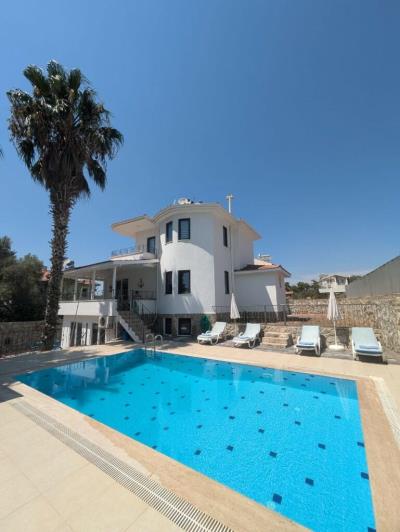 Image No.1-4 Bed Villa for sale