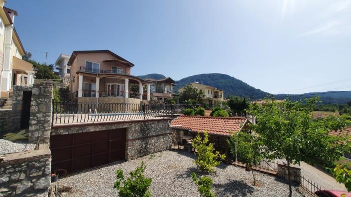 Image No.1-4 Bed Villa for sale