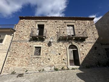 1 - Montalbano Elicona, Semi-Detached