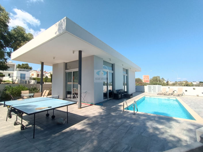 Image No.1-4 Bed Villa for sale