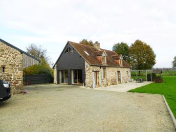 1 - Saint-Fraimbault, Country Property