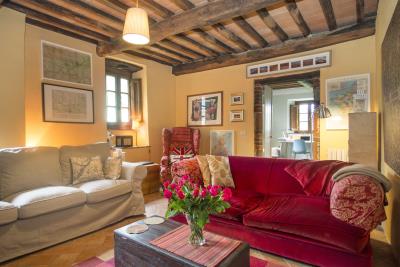 6---Borgo-Puccini---Casa-Grande---Sitting-Room