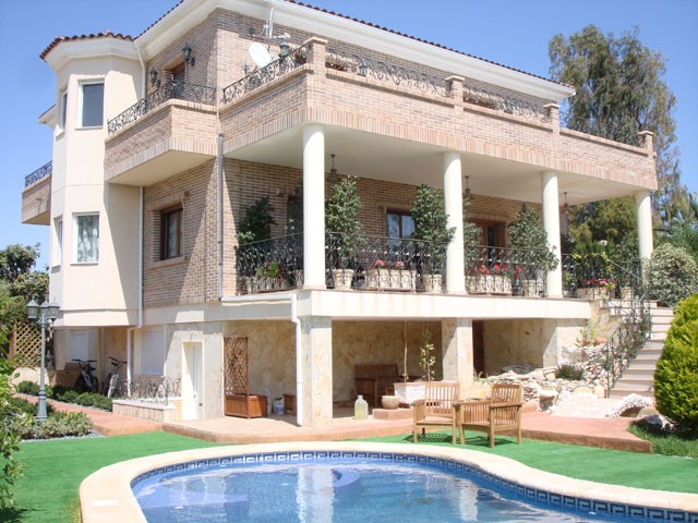 Image No.1-4 Bed Villa for sale