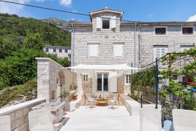 1 - Perast, House