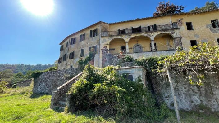 Image No.1-Villa de 12 chambres à vendre à Pescaglia