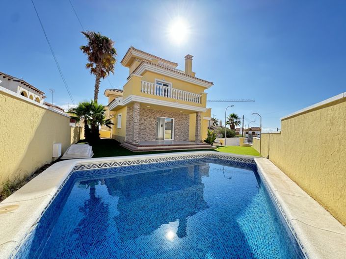 Image No.1-3 Bed Villa for sale