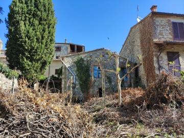 Montefollonico_stone_built_villa_to_restore_for_Sale--4---FILEminimizer-