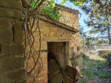 Montefollonico_stone_built_villa_to_restore_for_Sale--15---FILEminimizer-