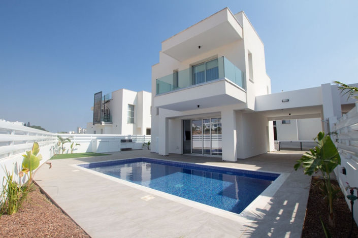 Image No.1-4 Bed Villa for sale