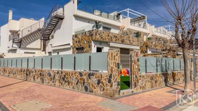 Casa-Venus--4-bed-3-bath-corner-plot-villa-only-600m-from-the-beach-in-Los-Alcazares-36